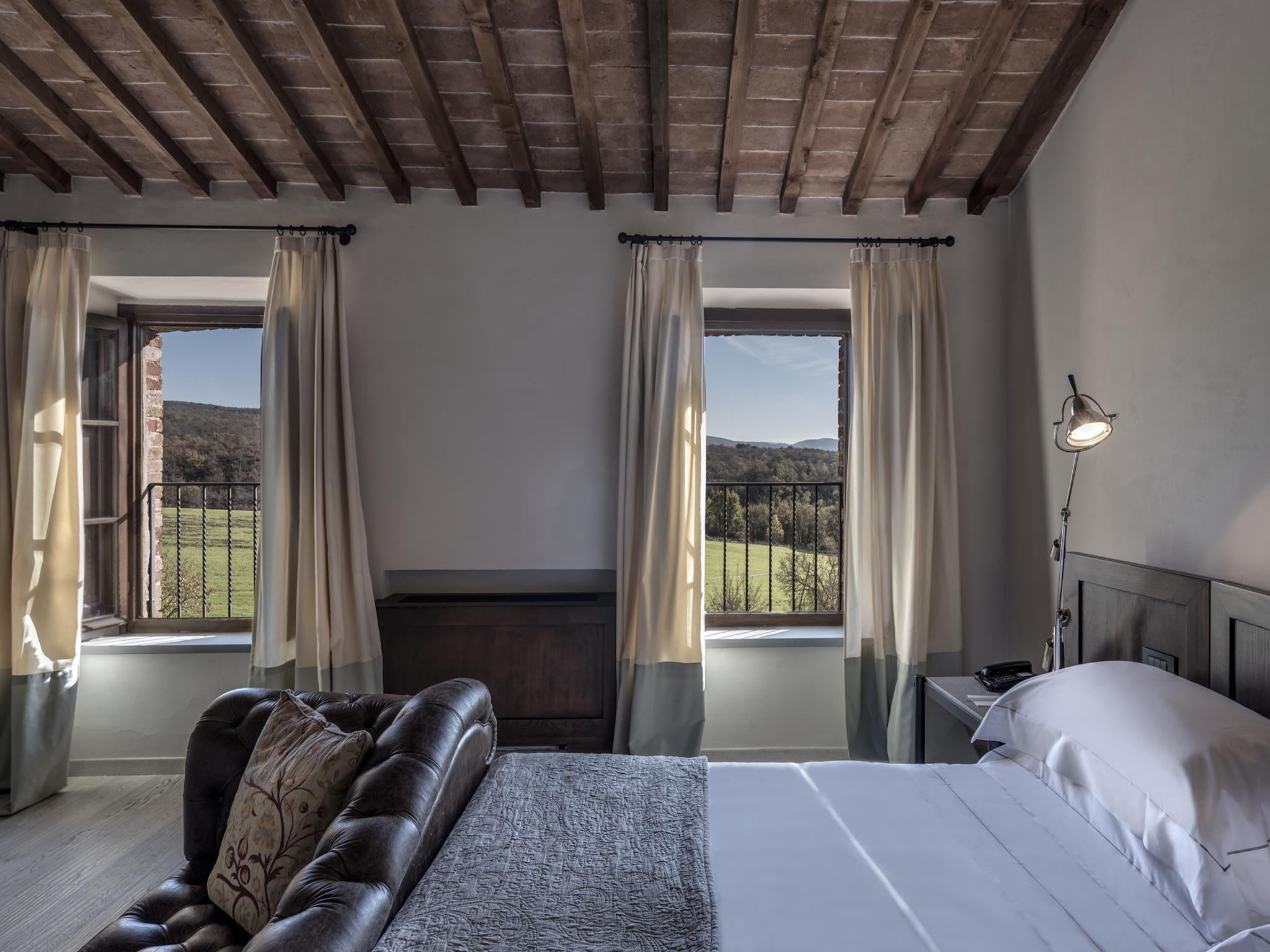 Castel Monastero - The Leading Hotels Of The World Castelnuovo Berardenga Exterior photo