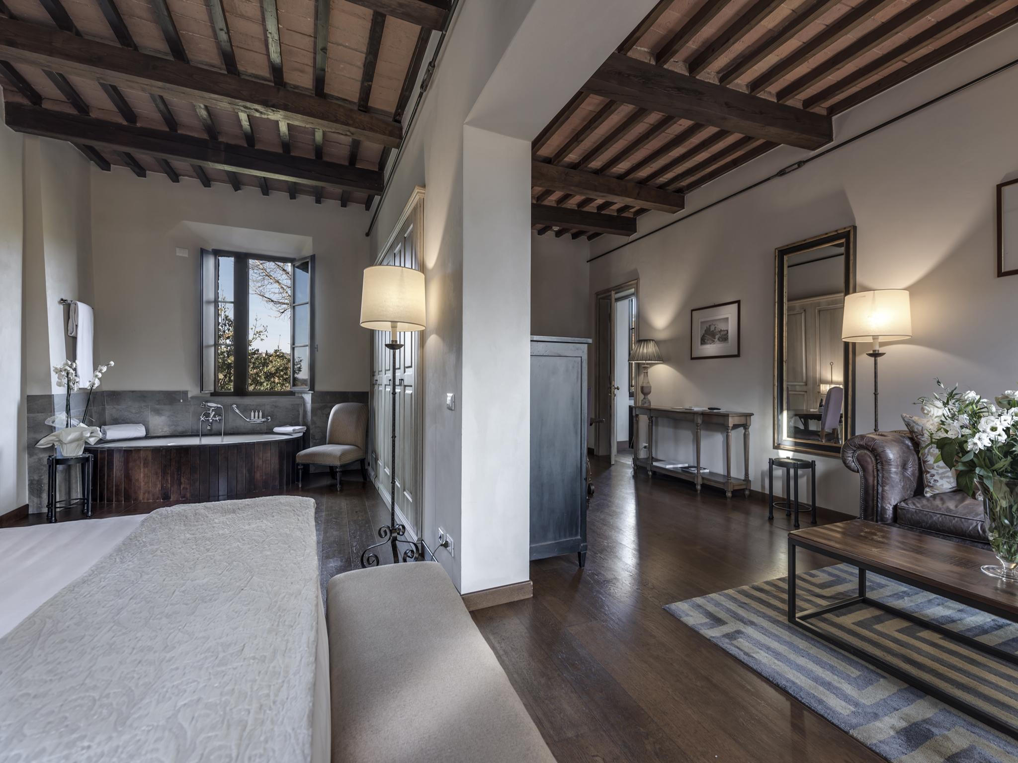 Castel Monastero - The Leading Hotels Of The World Castelnuovo Berardenga Exterior photo