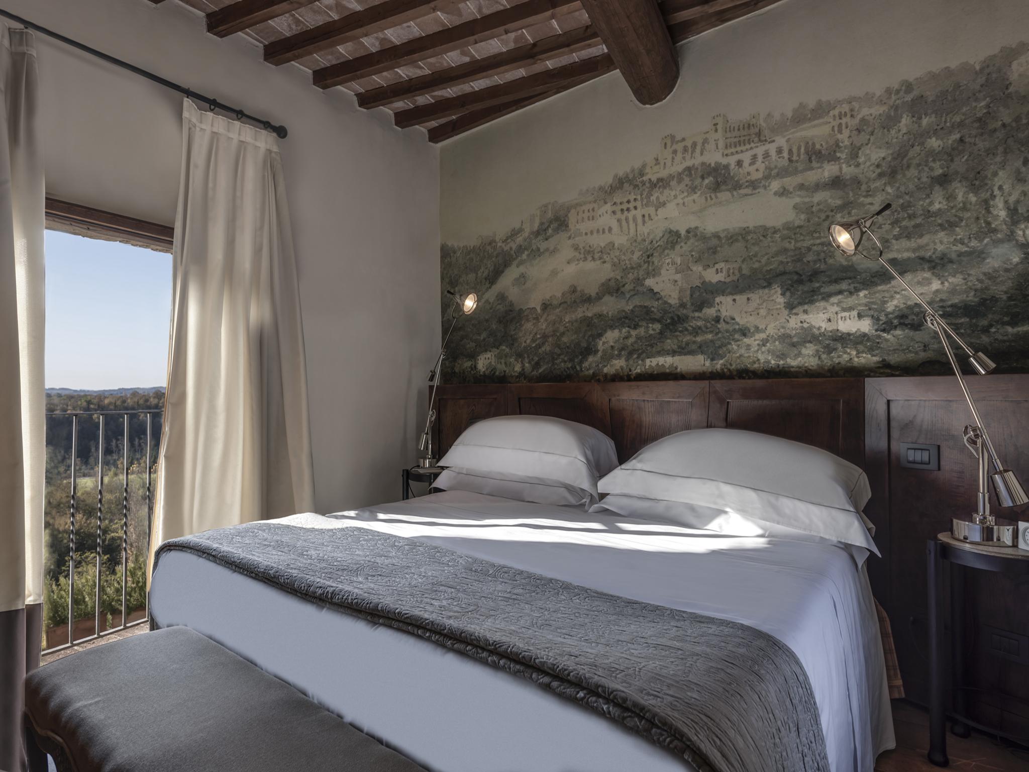 Castel Monastero - The Leading Hotels Of The World Castelnuovo Berardenga Exterior photo